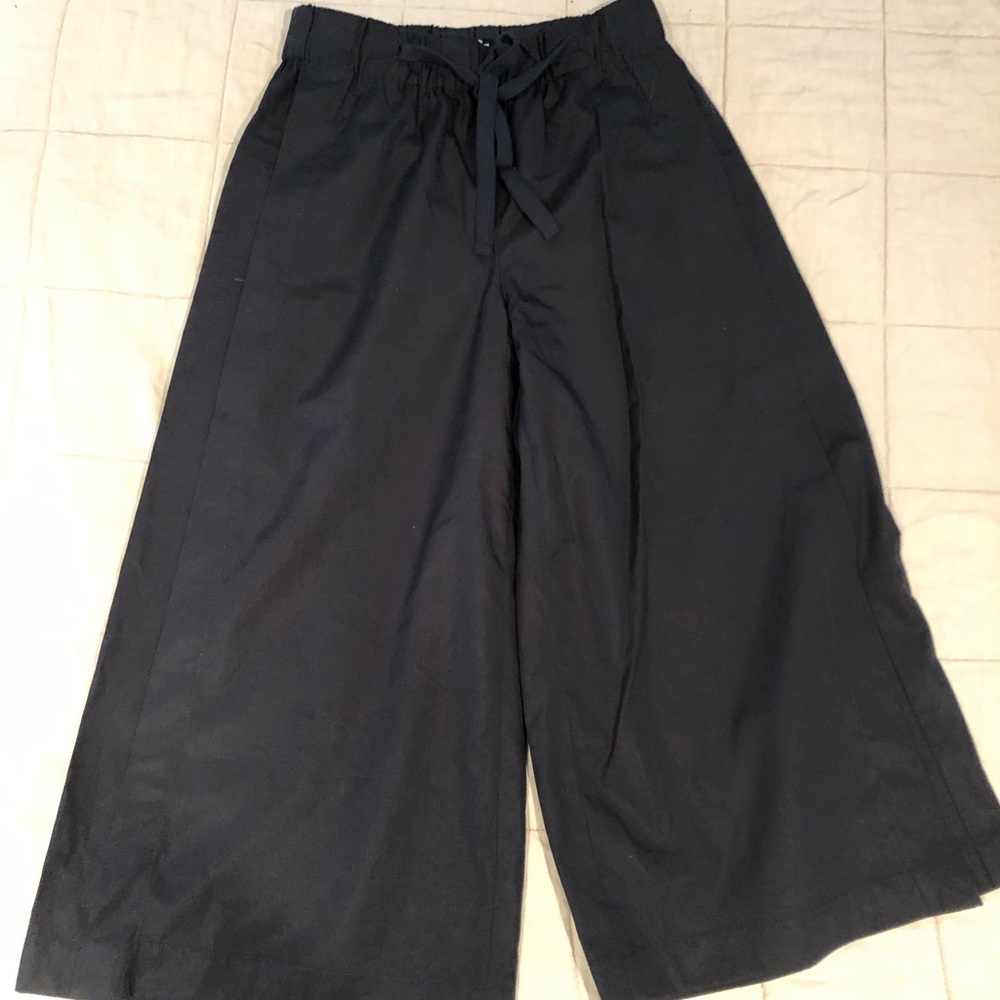 Vince Navy Wide-Leg Culotte Pants, drawstring. XS